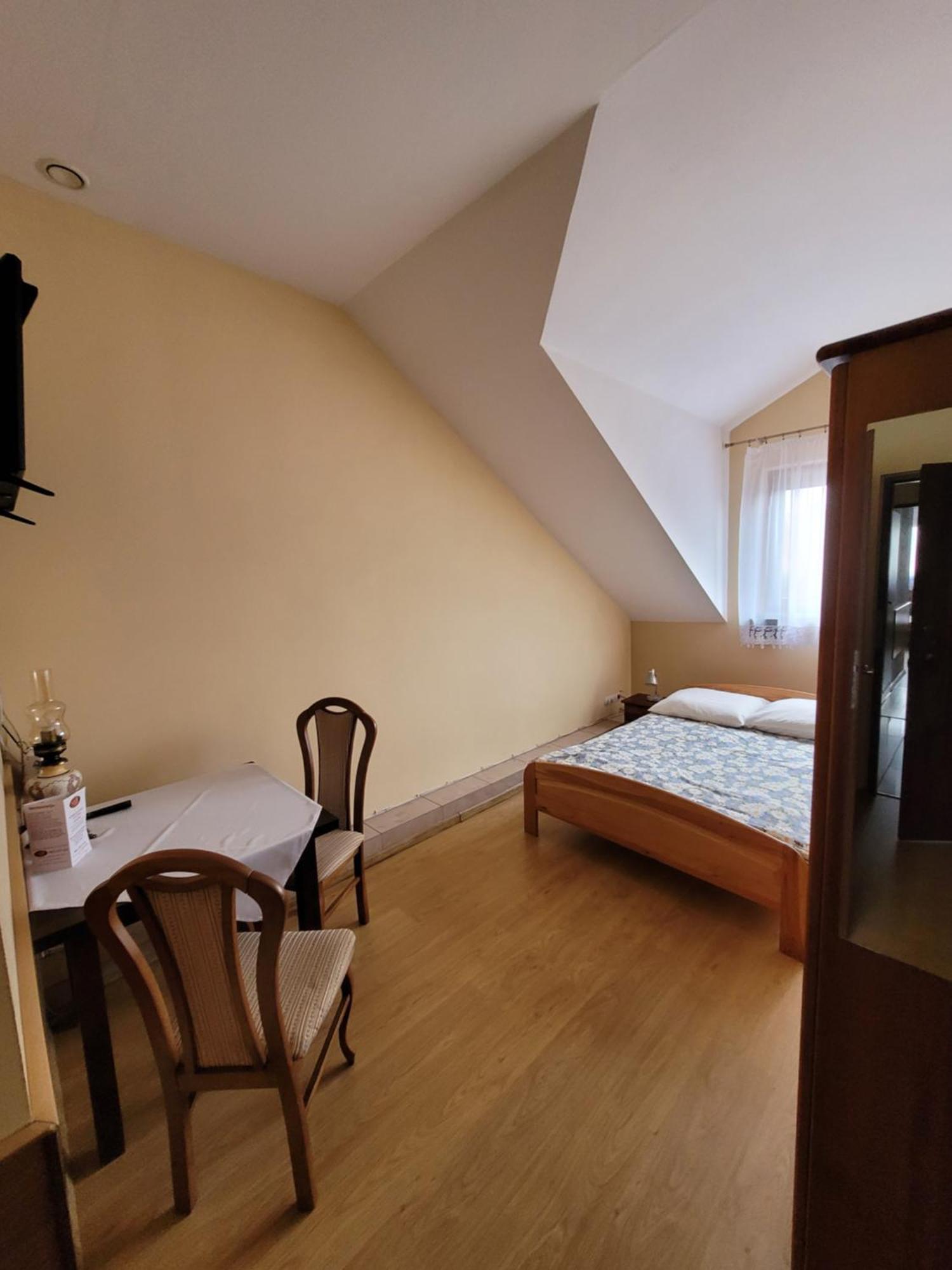 Zlota Roza Hotel Sedziszow Екстериор снимка
