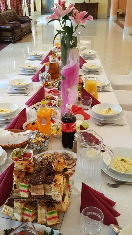 Zlota Roza Hotel Sedziszow Екстериор снимка