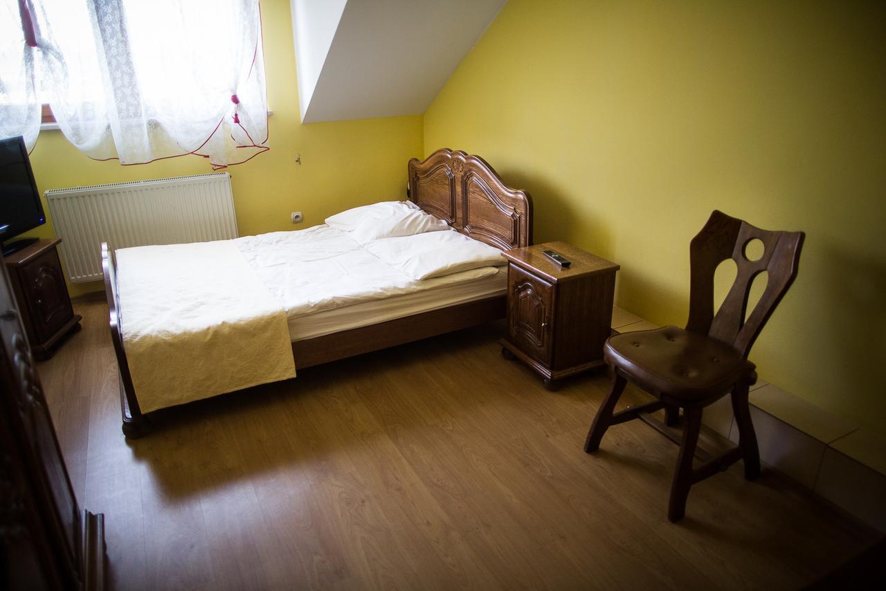 Zlota Roza Hotel Sedziszow Екстериор снимка